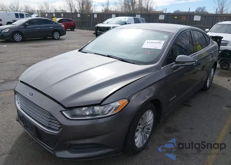 2013 Ford Fusion Hybrid Se z USA, uszkodzony, nr VIN 3FA6P0LU3DR298608